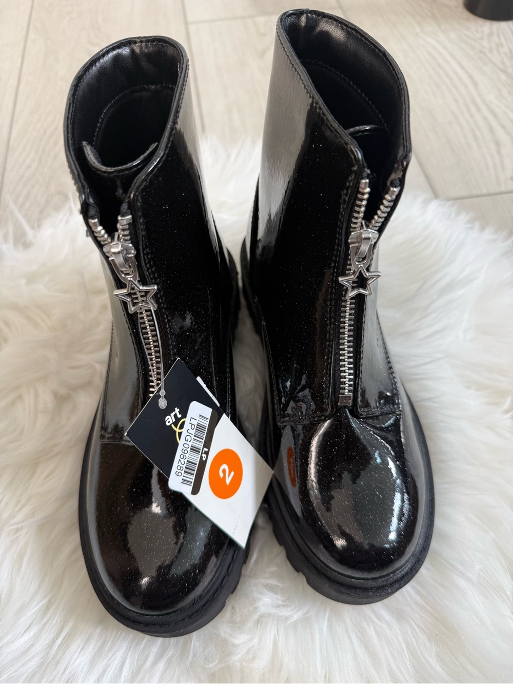 Kids Black Patent Zip-Up Boots with Star Pull